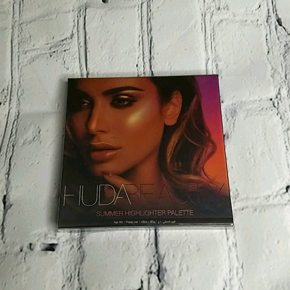 Huda Beauty Summer Highlights Palette